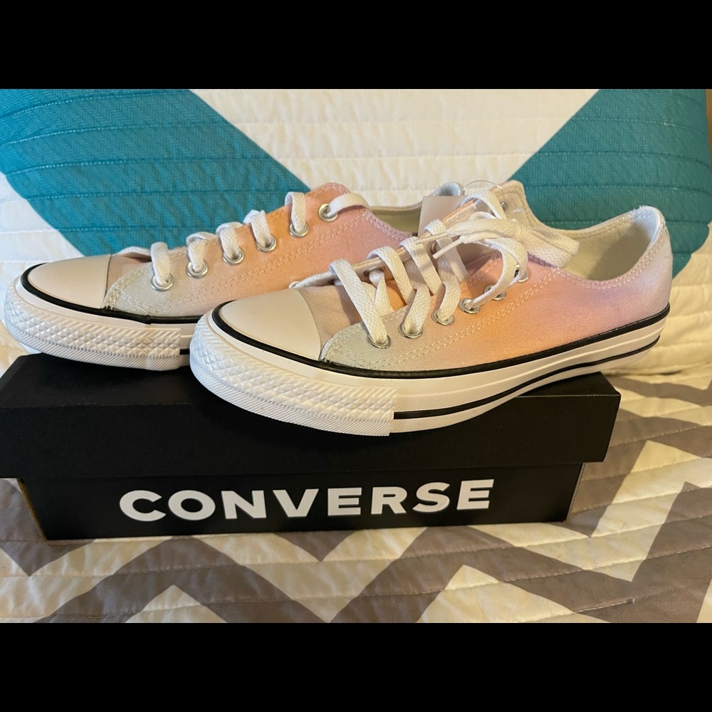 Converse All Star Light Tie-Dye Sneakers. Women’s size 7